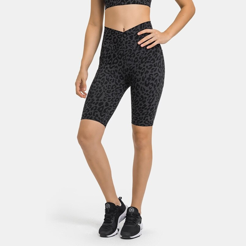 Leopar Desenli Spor Şort