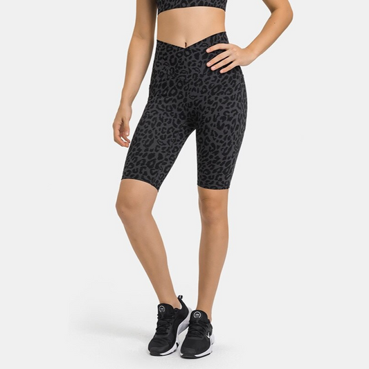 Leopar Desenli Spor Şort